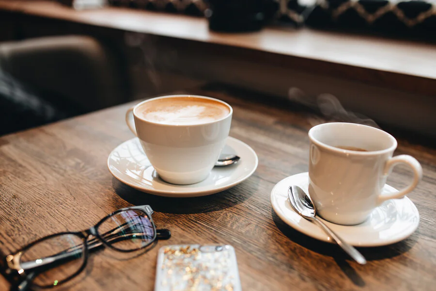 Quels sont les meilleurs cafés parisiens pour déguster un bon café ?